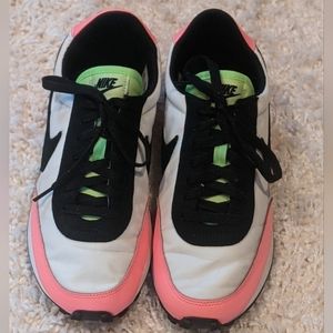 DJ5996-100 Nike Womens Daybreak Summit White Black Sunset Pulse Sneakers 9.5